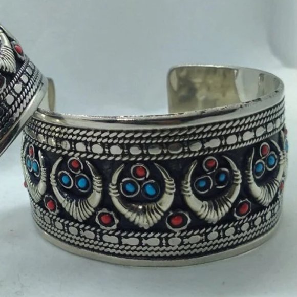Single Afghan Turquoise & Red Bead Cuff: Kuchi Tribal Bracelet - Picture 6 of 6